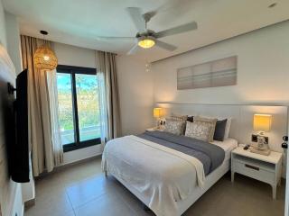 Punta Cana Oasis w/Picuzzi 2 min walk to the Beach - 2