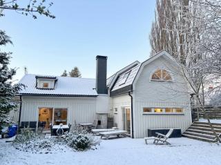 Spacious Scandinavian Villa in Stockholm - 0