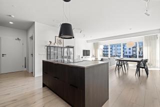 Modern Apartment by the Sea, Walk to Sky Lagoon - 1
