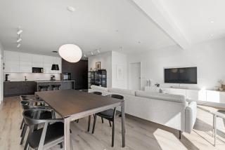 Modern Apartment by the Sea, Walk to Sky Lagoon - 8
