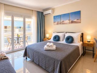 Irene Beach Front Luxury Suite - Perea - 0