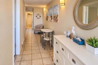 Beautiful 2 Bedroom Apartment in Cherry Grove with Stunning Views Buena Vista 402 - 9