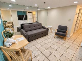 Beautiful 2 Bedroom Apartment in Cherry Grove with Stunning Views Buena Vista 402 - 7