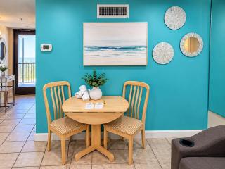 Beautiful 2 Bedroom Apartment in Cherry Grove with Stunning Views Buena Vista 402 - 6