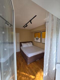 Urban 3 bedroom 125m2 Flat & Free Parking - 6