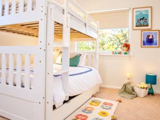 Beachfront Getaway Pet-Friendly & Near Boat Ramp - Koala Stay - 2