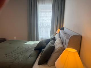Private 2BR Apartment - Free Off Street Parking, Fast Wi-Fi & Laundry - 6
