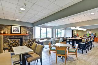 Hampton Inn Lewisburg - 6