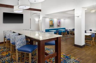 Hampton Inn Lawrence - 1