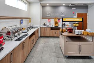 Hampton Inn Tomah - 3