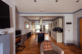 Luxury Portree Cottage with Hot Tub Hamara - 2