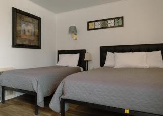 East Side Motel & Cabins - Mobridge - 8