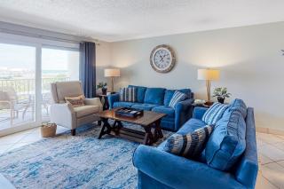 Condo in oceanfront complex with pools private beach access and balcony - 0