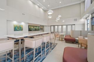 Hampton Inn & Suites Pharr - 4