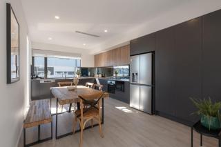 Maison Central - 3BR 3 Bath & Parking - CBD Luxe - Adelaide - 4