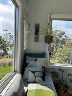 Wylah Cottage for a Peaceful Bruny Island Escape with Water Views, Fireplace & Wallabies - 9