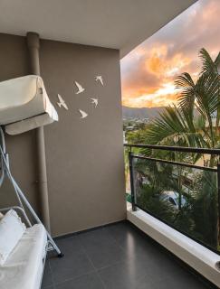 Cozy and elegant studio with sea view and hotel comfort - 0