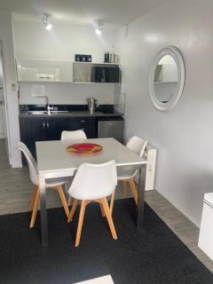 Russell Apartments - Unit 6 - 4
