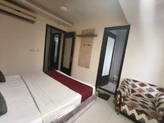 Hotel Priya - 0