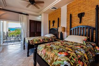 Swim-Up Pool Bar, Walk to Beach & Panoramic Views - 7
