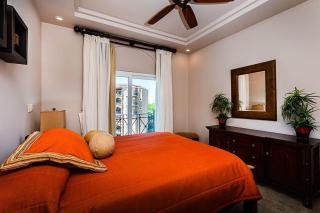 Swim-Up Pool Bar, Walk to Beach & Panoramic Views - 1
