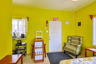 Cozy Caye Caulker Apartment in Central Location with AC & Kitchenette - 6