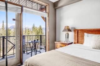 Minimalist Alpine Studio with Hot Tub and Gym Access - 4
