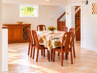 Domaine Palm Garden, Bas de villa 3 càc avec balcon et vaste jardin tropical, proche de Deshaies - 5