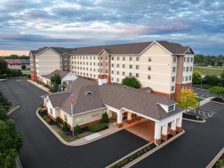 Homewood Suites New Brighton - 9