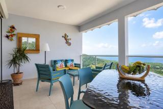 Odyssée, appartement 5 étoiles aux Trois-Îlets, vue plongeante sur la baie - 4