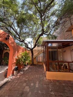 Spacious Private Apartment in Historic House - 8