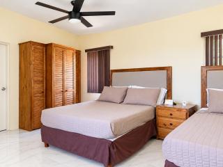 The Vista Inn Studio #4 - 8