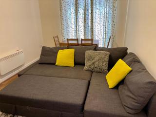Apartment Sleeps 5 with WiFi - 0