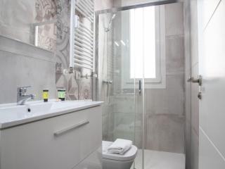 Lush Home in Retiro, Madrid - 3