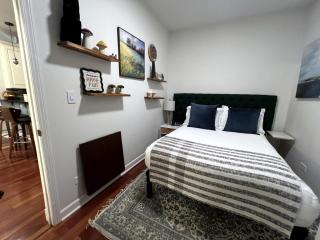 Cozy Chicago Apartment next to the River - 2
