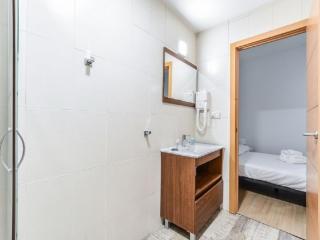 Apartment near Plaza de Espana, Madrid - 9