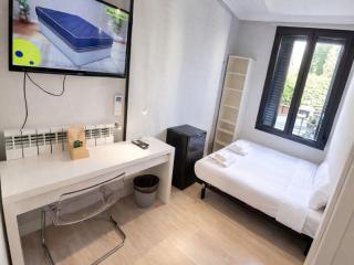 Private Room in Apartment, Madrid - 9