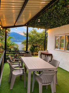 Volcano Nest Lakefront House - 9