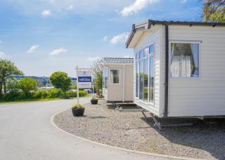 Trefach Country Club And Holiday Park - 9