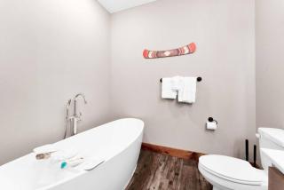 Branson Cove Retreat Pool, Hot Tub Fireplace - 3