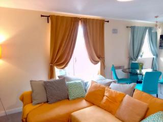 Apartment Sleeps 4 with Wifi - 3