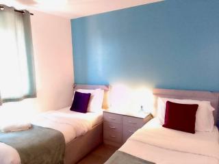 Apartment Sleeps 4 with Wifi - 4