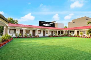 Townhouse Oak Rapti Riverview Formerly Red Chilly 3.O - 1