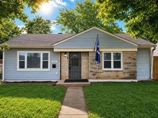 Downtown Indy Home 3BR/ Free Parking - 7