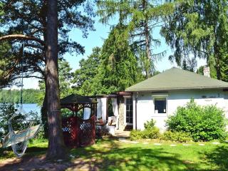 A wonderful holiday home with lake access - 0
