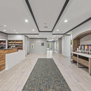 Hampton Inn & Suites Denison - 8