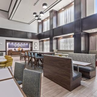 Hampton Inn & Suites Denison - 7