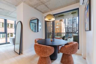 Spacious 2BR Downtown - 8