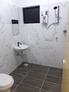Modern Serenity Stay - 9