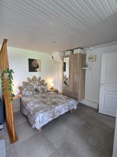 Chez Eve - 8